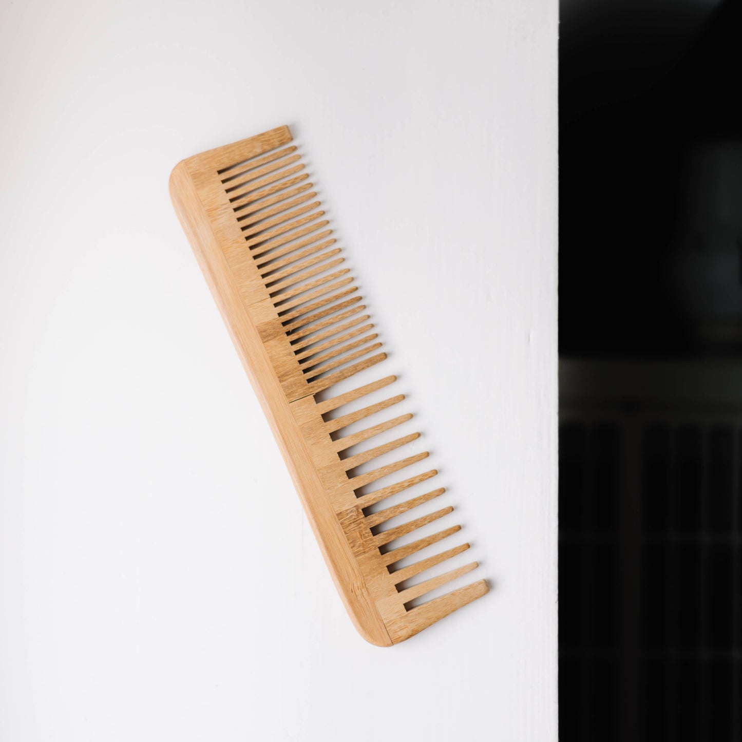 Croll & Denecke - Bamboo wooden comb natural spa wellness fair