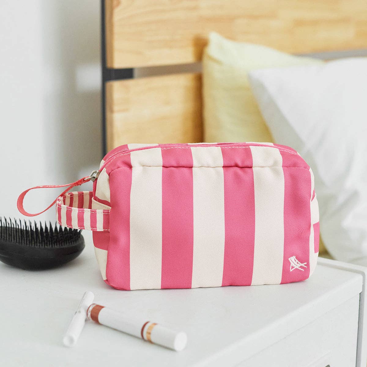 Dock & Bay UK - Dock & Bay Toiletry Bags - Phi Phi Pink: One Size