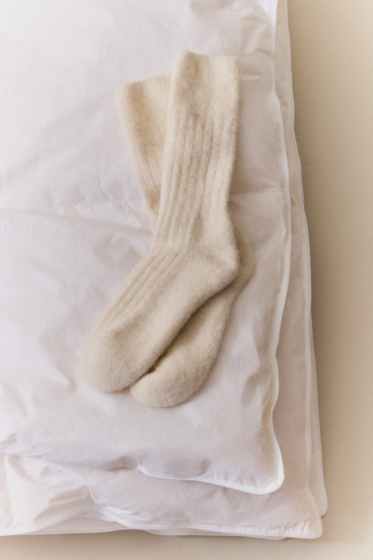 Pairs Ultra Soft Alpaca Ribbed Bed Socks – Clotted Cream | UK 4–7
