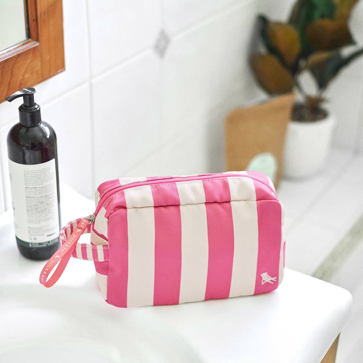 Dock & Bay UK - Dock & Bay Toiletry Bags - Phi Phi Pink: One Size