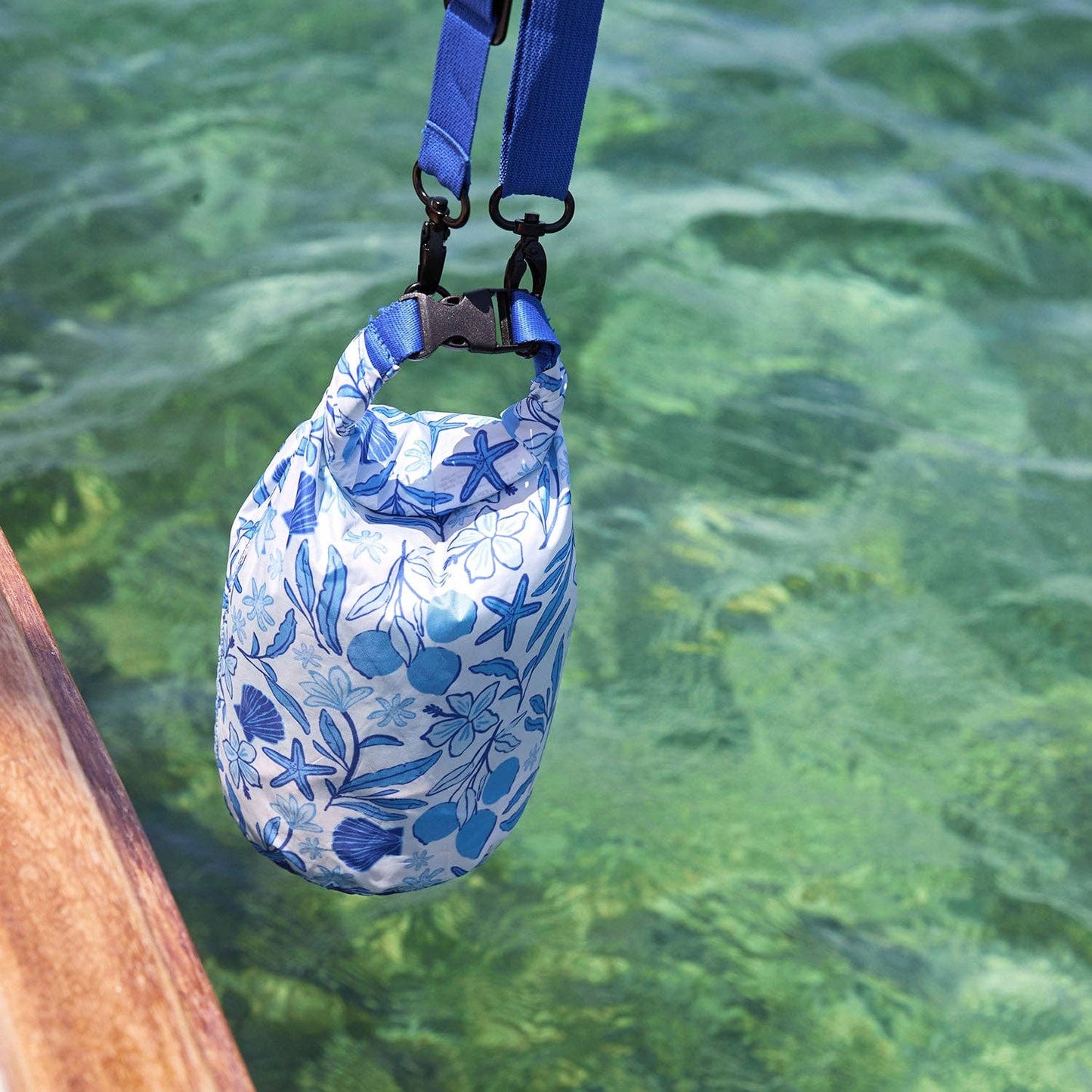 Dock & Bay UK - Dock & Bay Small Waterproof Dry Bag, 5L capacity - Wavy Baby: Small