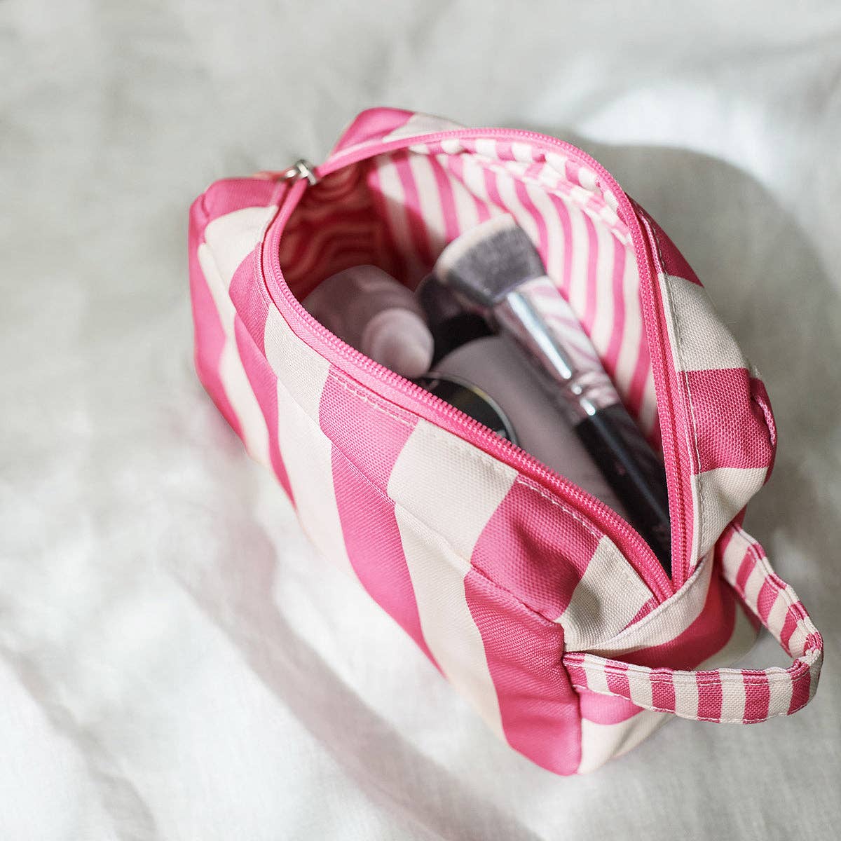 Dock & Bay UK - Dock & Bay Toiletry Bags - Phi Phi Pink: One Size