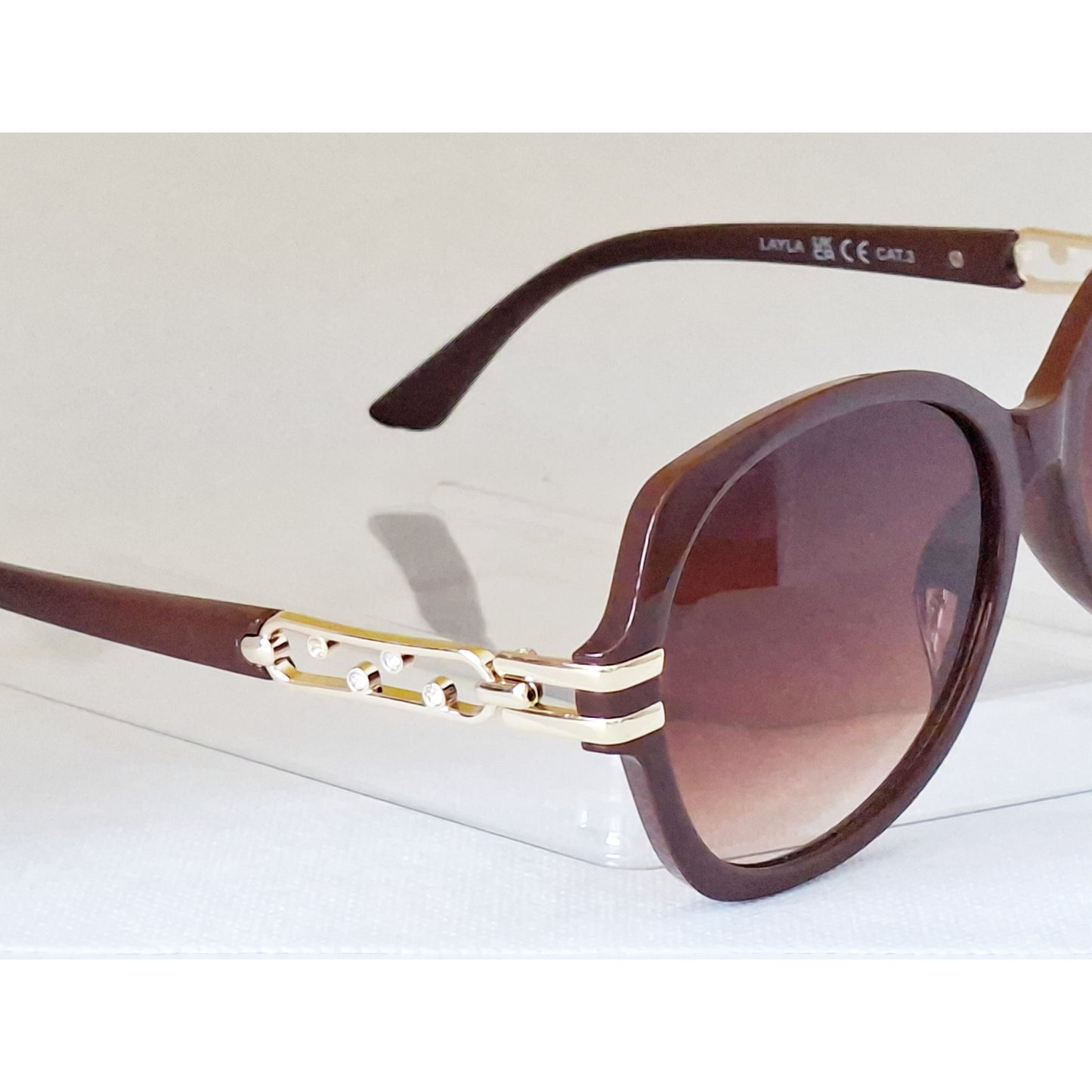 EyeLevel Layla Ladies Fashion Sunglasses – Oversized Frame, Gold Trim & Gradient Lenses + Soft Case
