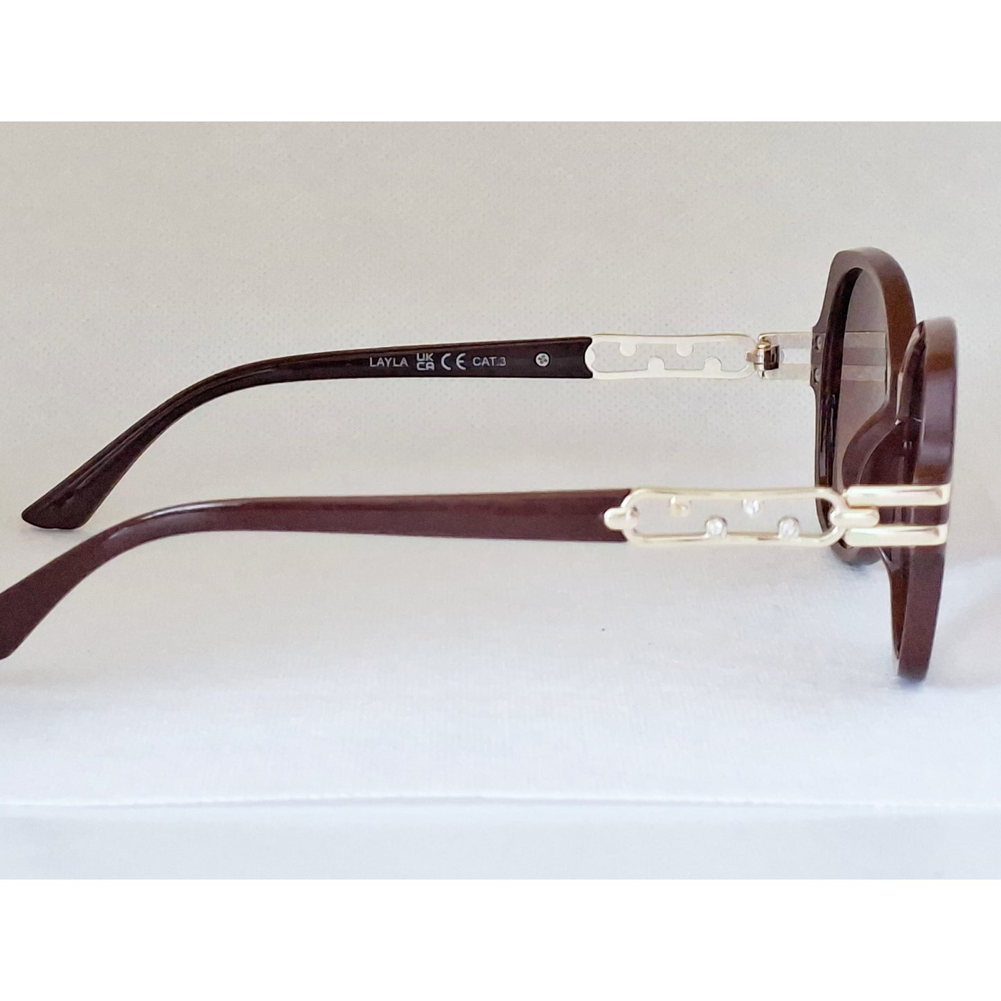 EyeLevel Layla Ladies Fashion Sunglasses – Oversized Frame, Gold Trim & Gradient Lenses + Soft Case