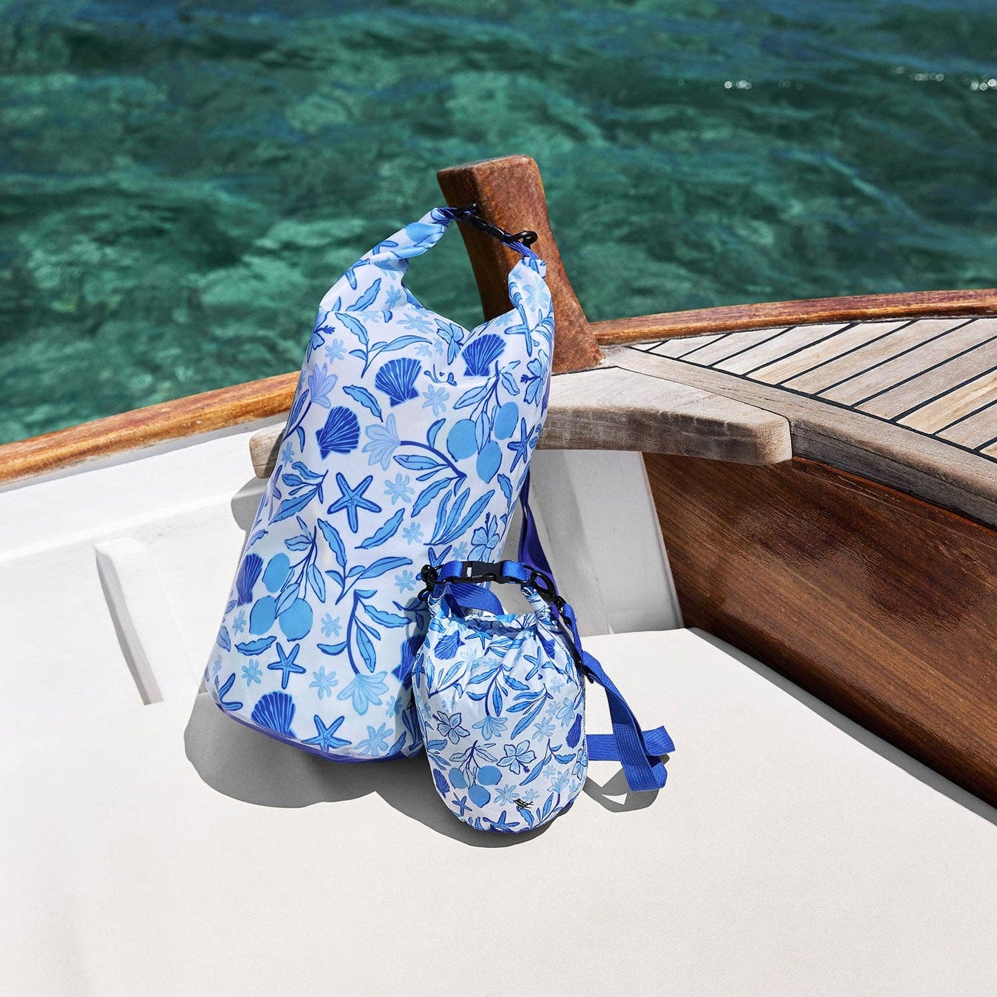 Dock & Bay UK - Dock & Bay Small Waterproof Dry Bag, 5L capacity - Wavy Baby: Small