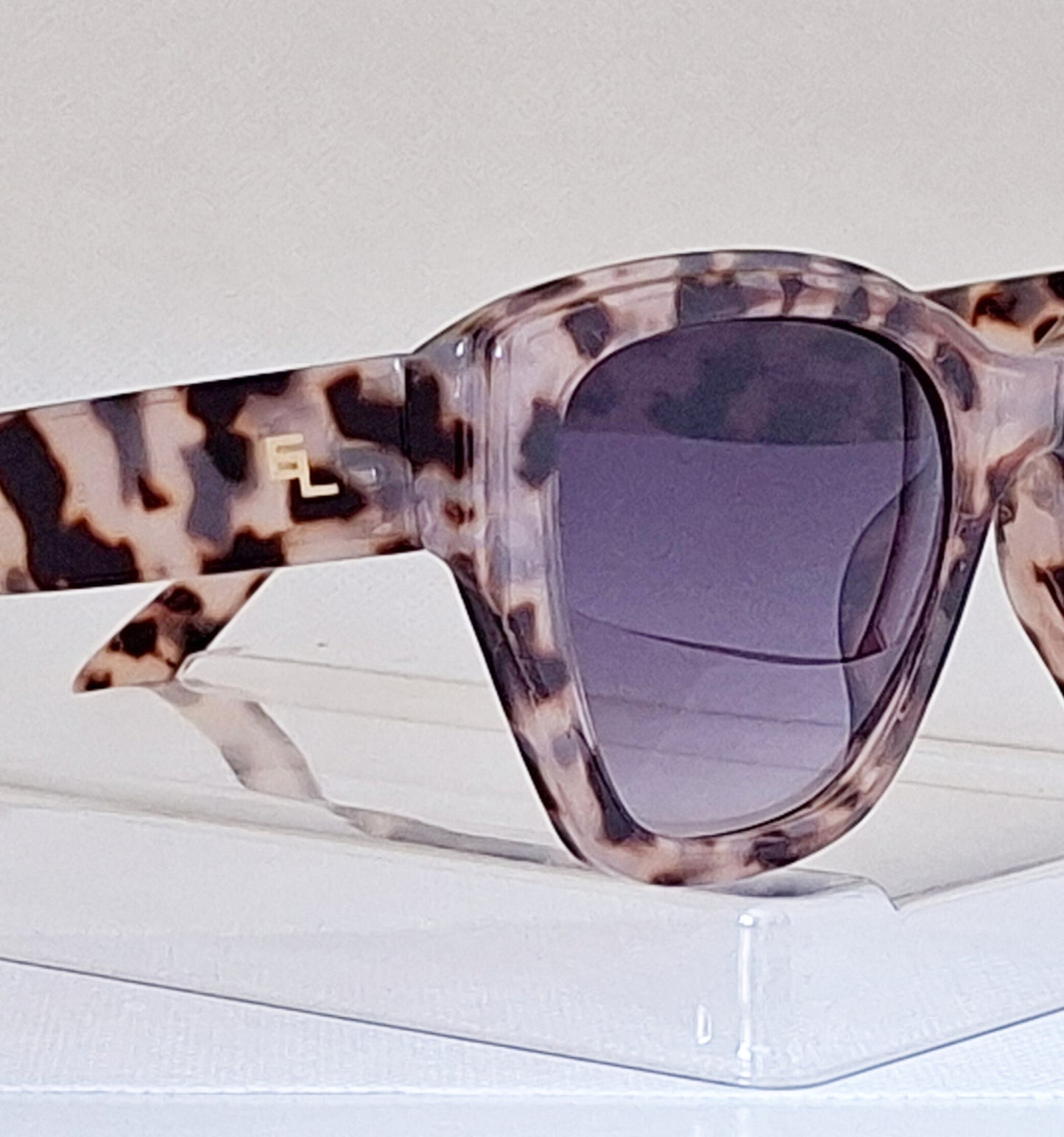 EyeLevel Grace Ladies Fashion Sunglasses – Black & Brown Gradient | 100% UVA/UVB Protection + Soft Case